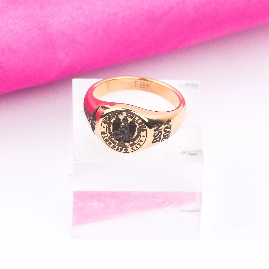 Custom Signet Ring with Giftbox Packaging